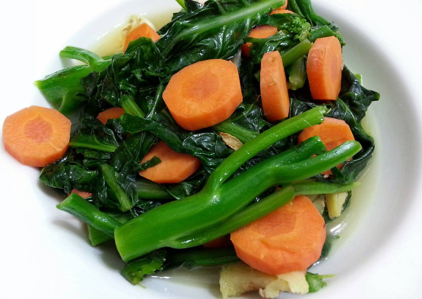 LG KAI LAN WITH PRICKLE CARROT ( VEGAN )