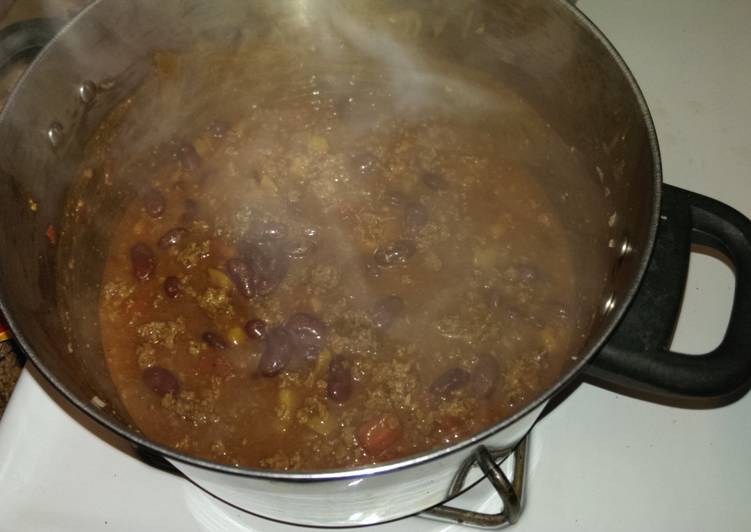 Grandma's homemade chili made easy