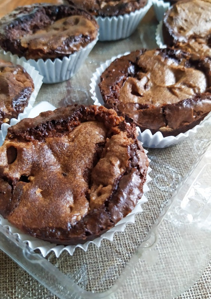 Una foto de Brownies con centro de galleta