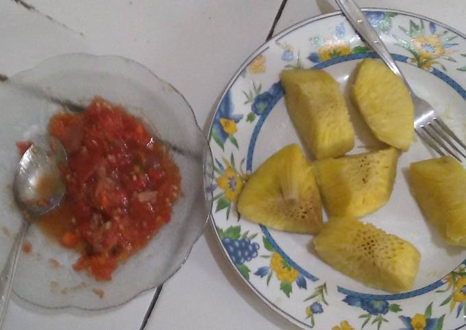 Baka/sukun kukus + sambal terasi rebus