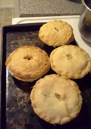A picture of Easy Pot Pies.