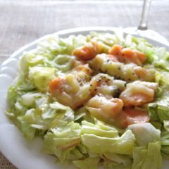 A picture of Steamed Salmon and Cabbage with Cheese.