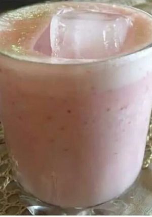 صورة لوصفة عصير الفراولة باللبن