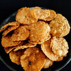 A picture of Rice crackers.