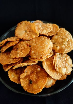A picture of Rice crackers.
