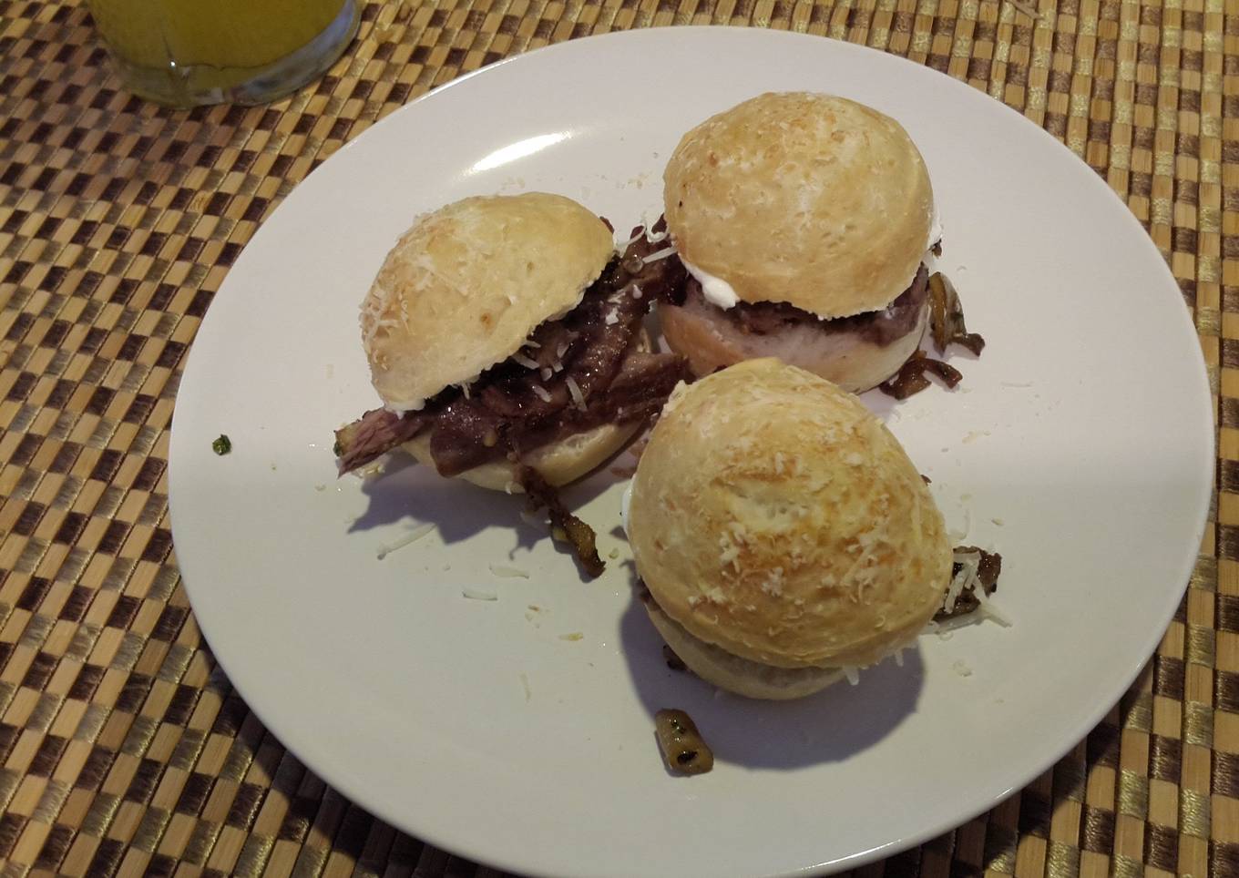 Mini beef & mushroom sandwiches