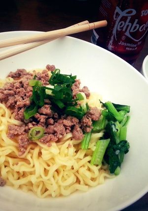 A picture of Minced Beef Noodle (in english & bahasa).