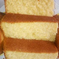 A picture of Moist pound cake.