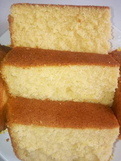 A picture of Moist pound cake.