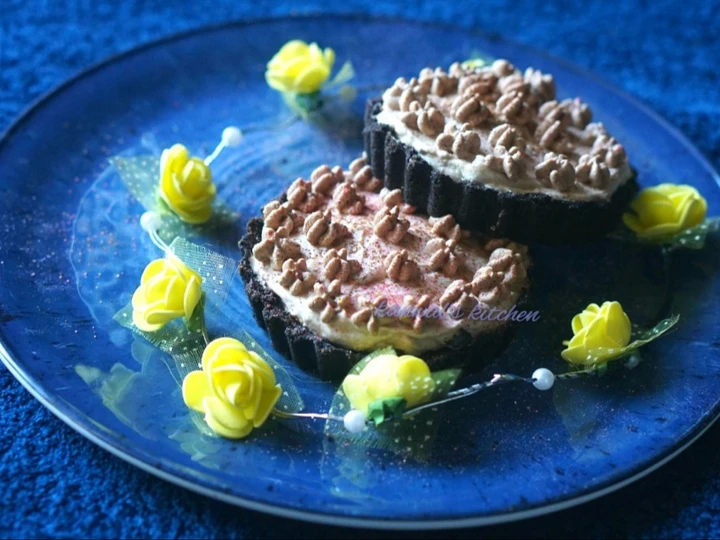 Simple Way Make Recipe Chocolate mousse stuffed Oreo mini pie that is Delicious, Appealing}