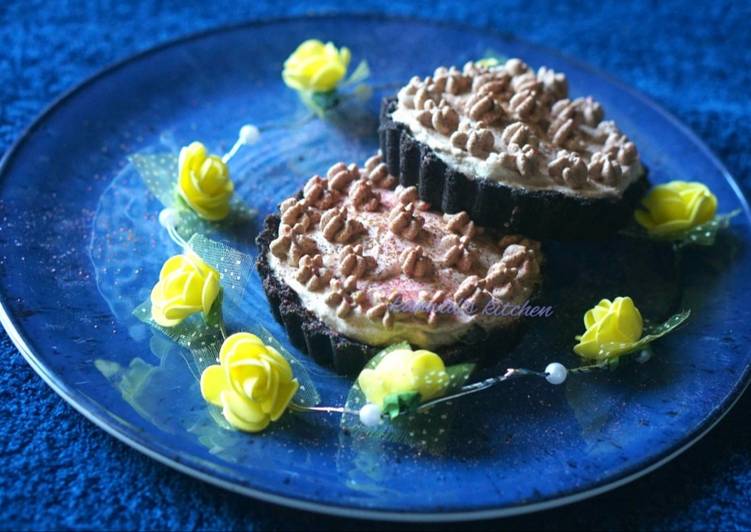 Simple Way to Make Speedy Chocolate mousse stuffed Oreo mini pie