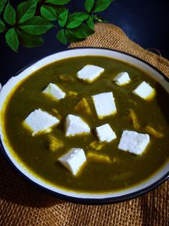 पालक पनीर (palak paneer recipe in Hindi) रेसिपी मुख्य फोटो