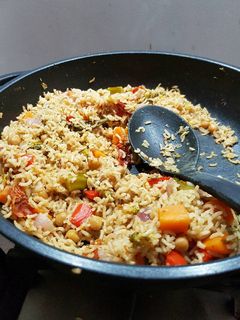 A picture of Chickpeas and Rice.