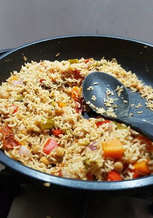A picture of Chickpeas and Rice.