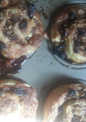 A picture of Pecan, Walnut, & Raisin Cinnamon rolls.