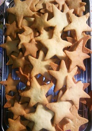 A picture of Easy, Crispy, Dairy-Free Cookies Made with Pancake Mix.