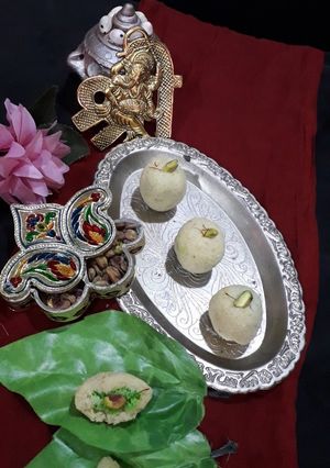 કેસર - પિસ્તા લાડુ (kesar pista ladu recipe in gujarati) રેસીપી મુખ્ય ફોટો