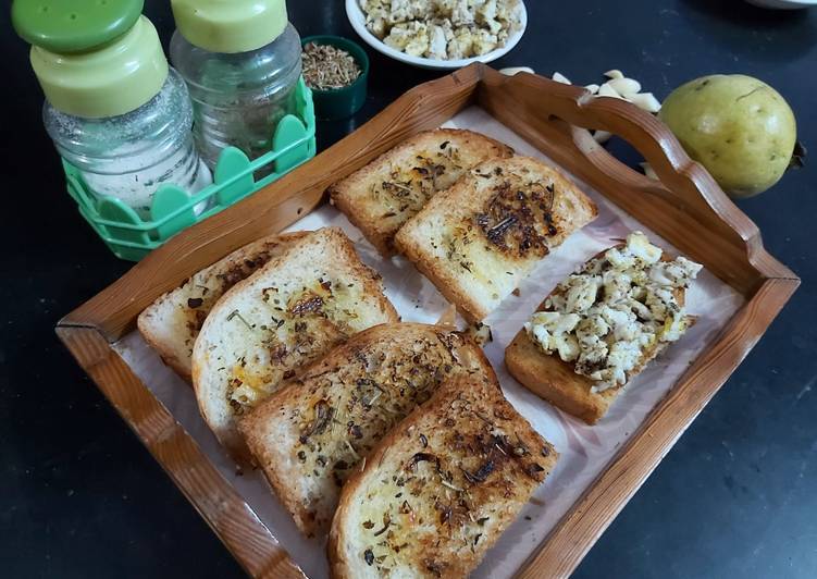 Simple Way to Prepare Quick Garlic Bread with scrambled eggs