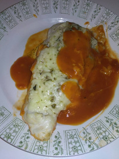 Una foto de Pechuga de pollo rellena