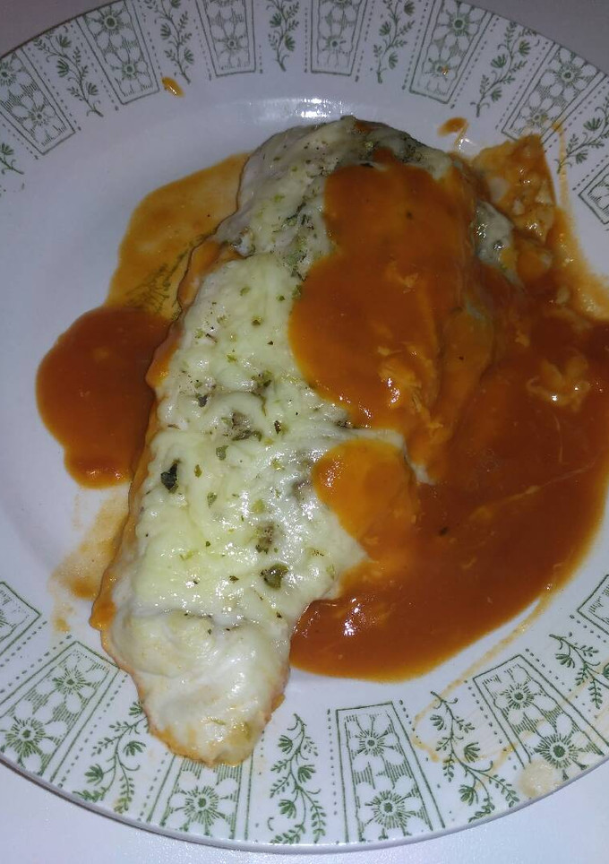 Una foto de Pechuga de pollo rellena