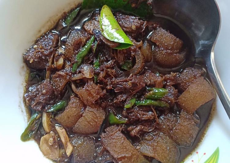 Daging kikil lada hitam