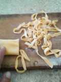 Tallarines de morrones amarillos y curry