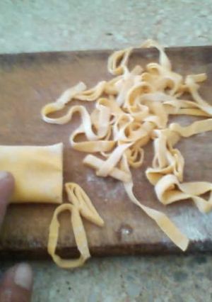 Una foto de Tallarines de morrones amarillos y curry