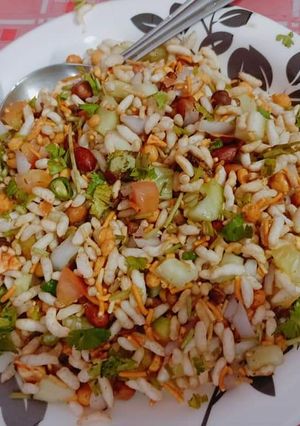 भेल पूरी (bhel poori recipe in Hindi) रेसिपी मुख्य फोटो