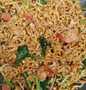 Langkah Mudah untuk Membuat Mi goreng udang sosis, Enak