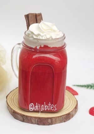 A picture of Red velvet milkshake.