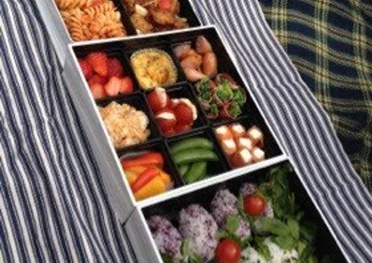 Simple Way to Prepare Ultimate DEAN&amp;DELUCA 3-Tier Bento Box for Flower Viewing