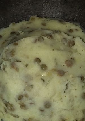 Una foto de PURÉ CON LENTEJAS😀
