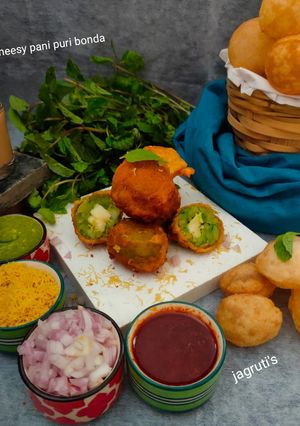 ચીઝી પાણી પૂરી બોંડા (Cheesy Panipuri Bonda Recipe In Gujarati) રેસીપી મુખ્ય ફોટો