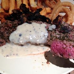A picture of Peppercorn Sauce For Steak.