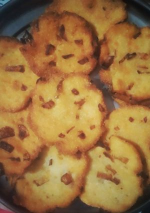 A picture of Maddur vada.