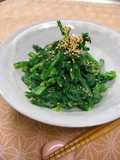 Easy Chrysanthemum Leaves with Sesame Seeds and Mayonnaise