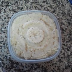 FAKE mashed potatoes (Turnips) A picture of FAKE mashed potatoes (Turnips).