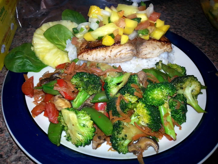 Simple Way Make Recipe Pan Seared Halibut with Pineapple/Mango Salsa and Stir Fried Portobello and Vegetable Medley. that is  Makes Drooling, Delicious}