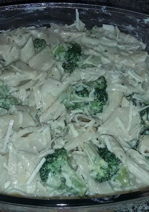 Una foto de Mostacholes con crema y brócoli