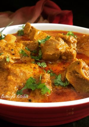 A picture of Achari Mutton Curry.