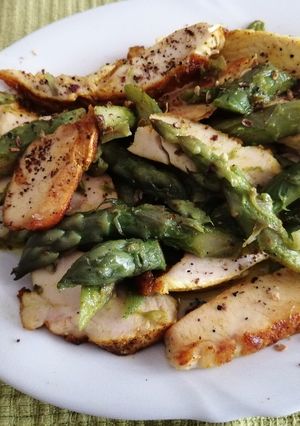 Foto di Pollo alla curcuma con asparagi