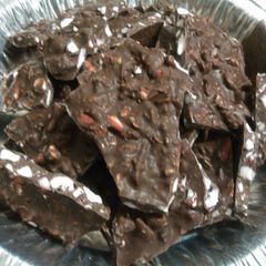 A picture of LadyIncognito's Easy Peppermint Bark.