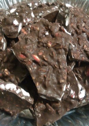 A picture of LadyIncognito's Easy Peppermint Bark.