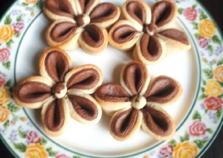 Simple Way to Prepare Super Quick Homemade Beautiful flower cookies Cooking Basics for Beginners