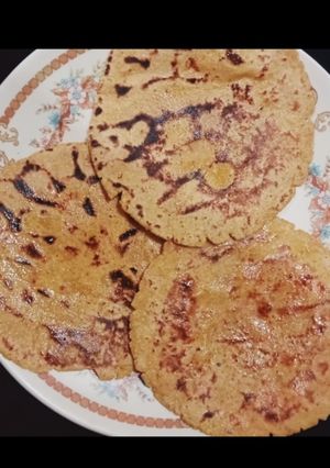 मक्का की रोटी (makka ki roti recipe in Hindi) रेसिपी मुख्य फोटो