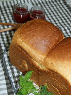 A picture of Light and Airy Domed-Top Shokupan (Square Loaf Bread).