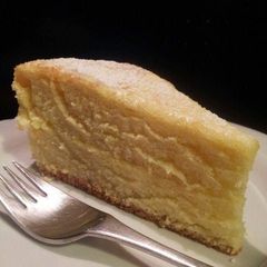 A picture of AMIEs MAMON Cake.