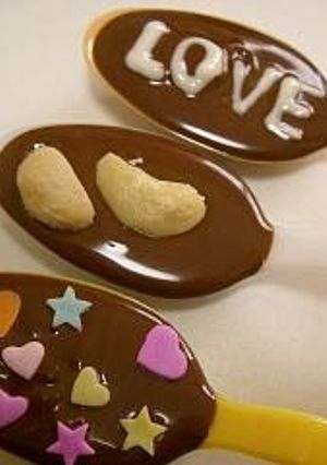 A picture of Super Easy Chocolate in a Spoon.