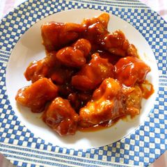 A picture of Imitation Kara-age with Chili Sauce.