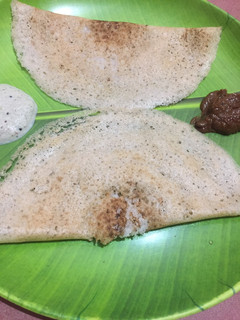 வெள்ளை சோளம் தோசை (Vellai solam dosai recipe in tamil) செய்முறை முக்கிய புகைப்படம்